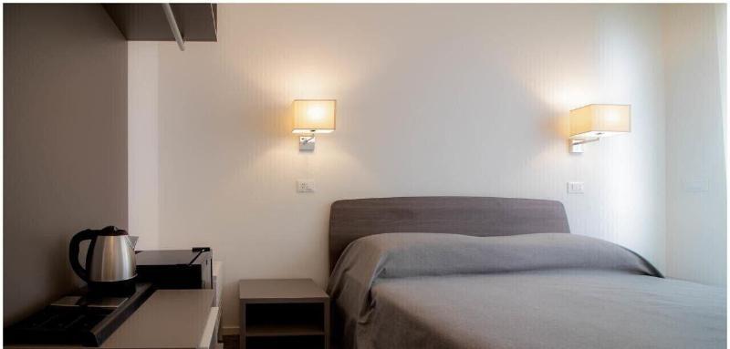 Hotel Caraibi Milano Marittima Exteriör bild