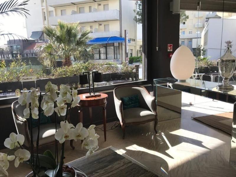 Hotel Caraibi Milano Marittima Exteriör bild