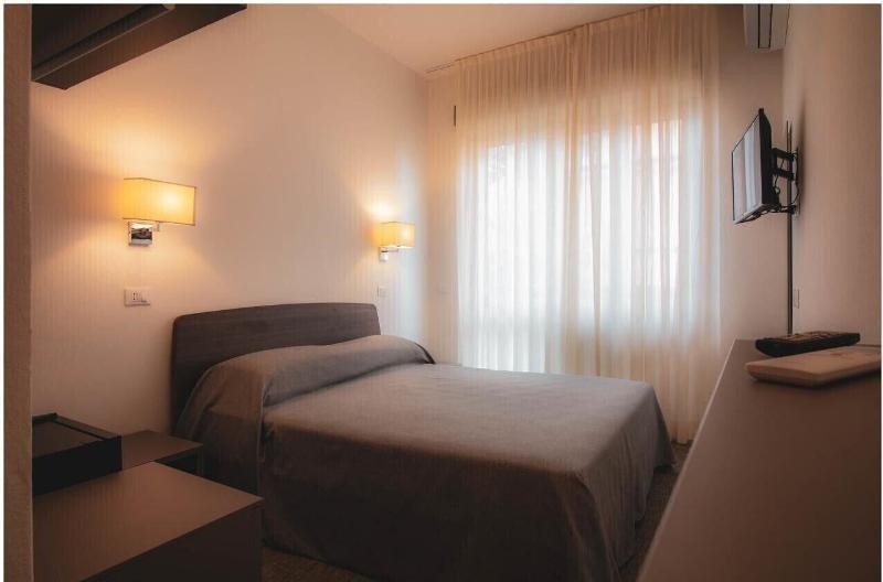 Hotel Caraibi Milano Marittima Exteriör bild