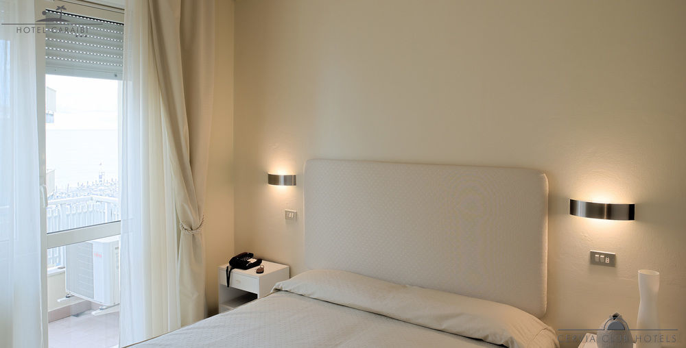 Hotel Caraibi Milano Marittima Exteriör bild