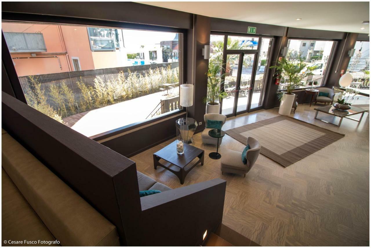 Hotel Caraibi Milano Marittima Exteriör bild