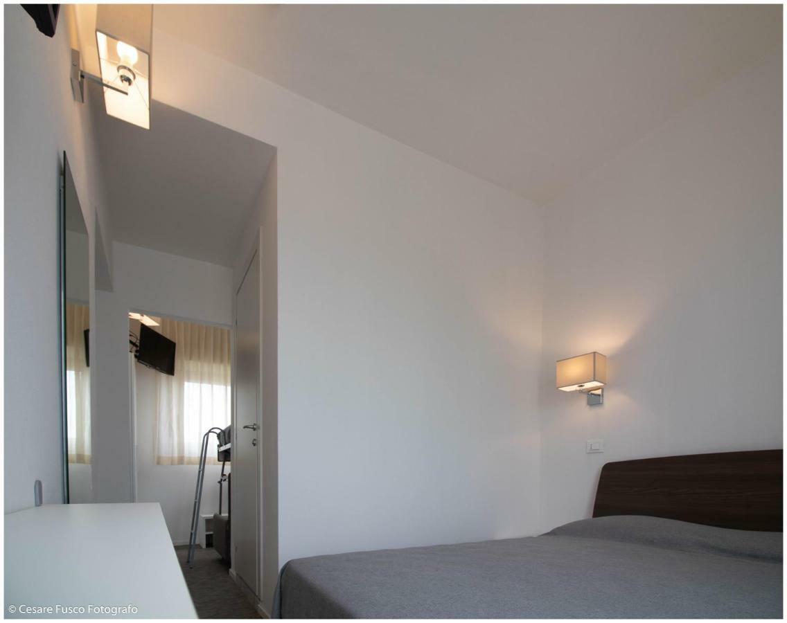 Hotel Caraibi Milano Marittima Exteriör bild