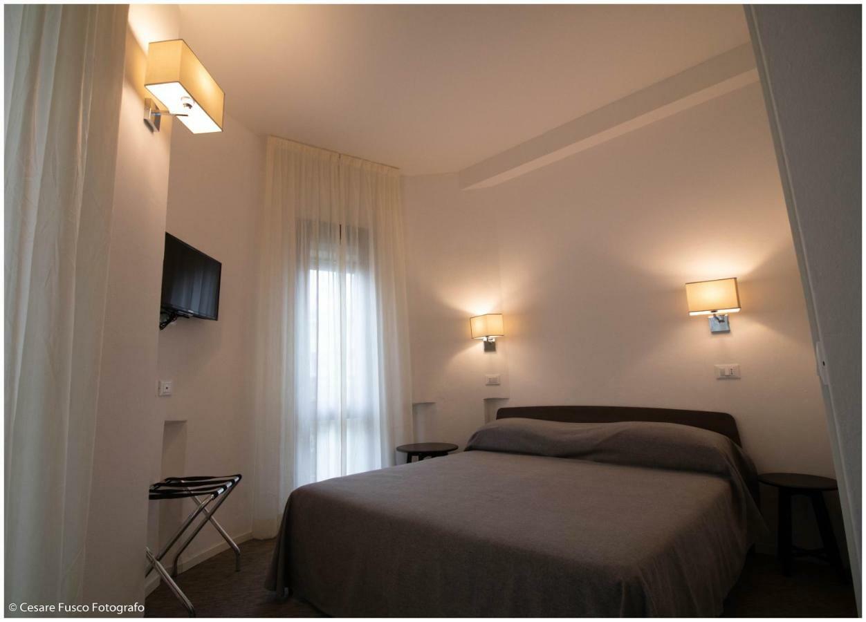 Hotel Caraibi Milano Marittima Exteriör bild