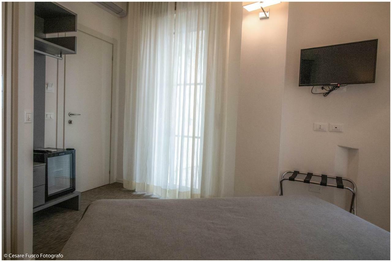 Hotel Caraibi Milano Marittima Exteriör bild