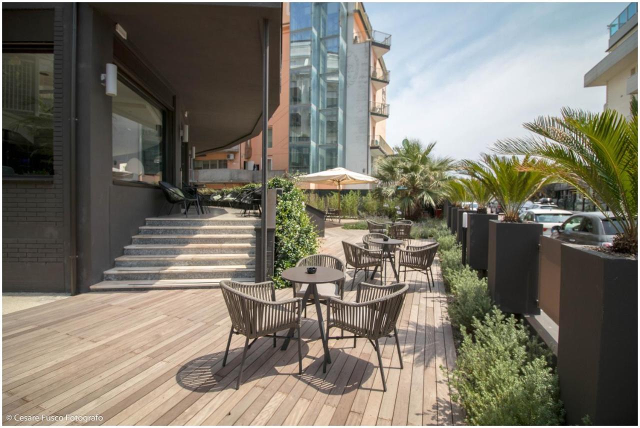 Hotel Caraibi Milano Marittima Exteriör bild