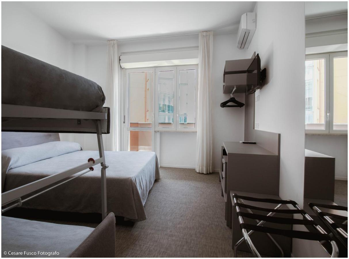 Hotel Caraibi Milano Marittima Exteriör bild