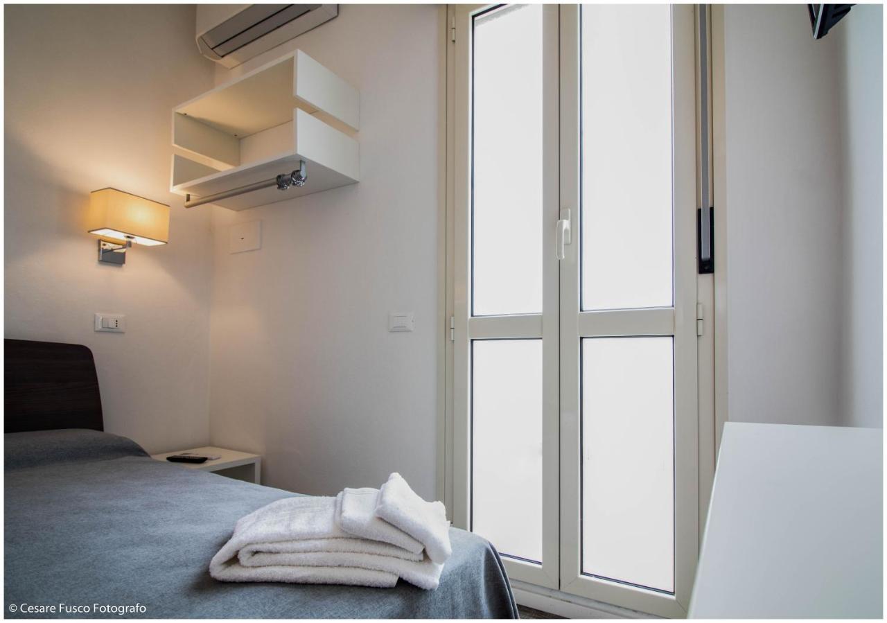 Hotel Caraibi Milano Marittima Exteriör bild
