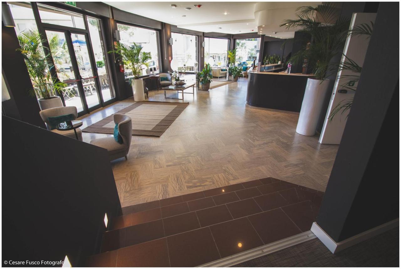 Hotel Caraibi Milano Marittima Exteriör bild